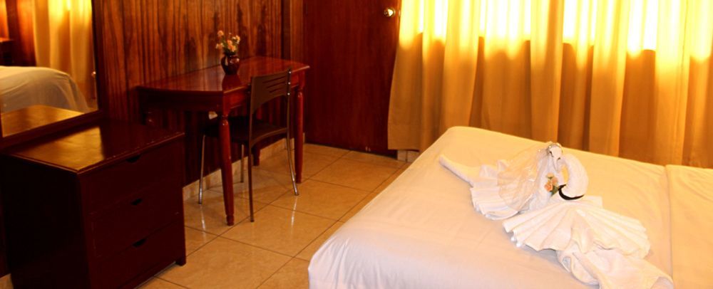 Hotel El Tumi 2 ワラス エクステリア 写真
